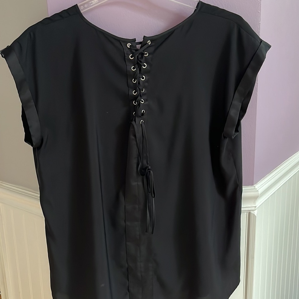 Express top with tie back